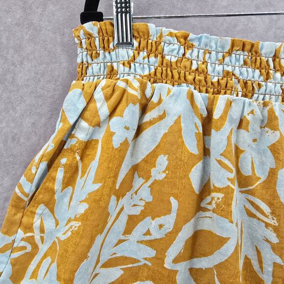 Ava & Viv Yellow White Linen Pull Up Shorts Plus 2X - Picture 3 of 6